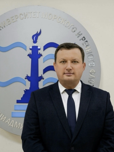 Ректор Сергей Соколов поздравляет с Днем российского студенчества