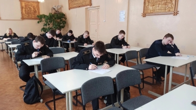 Теорию и устройство судна лучше всех на втором курсе знает Миронов Дмитрий