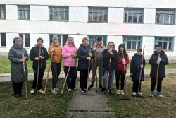 Коллектив на субботнике