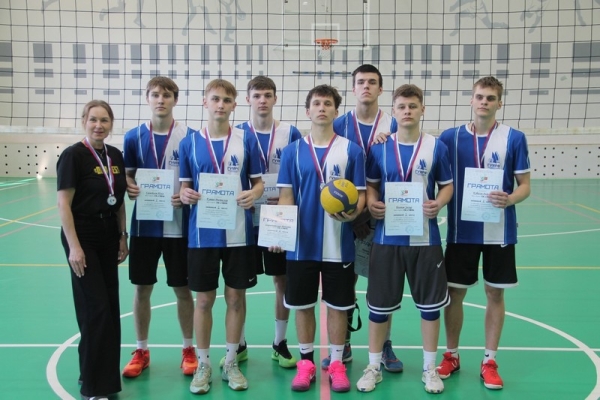Серебро на городских соревнованиях по волейболу!