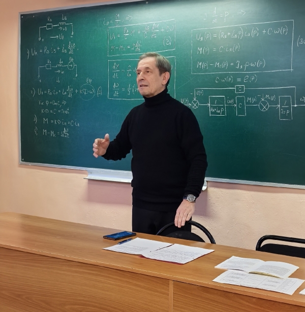 Встреча с доктором технических наук, профессором, заведующим кафедрой электропривода и электрооборудования Александром Васильевичем Саушевым